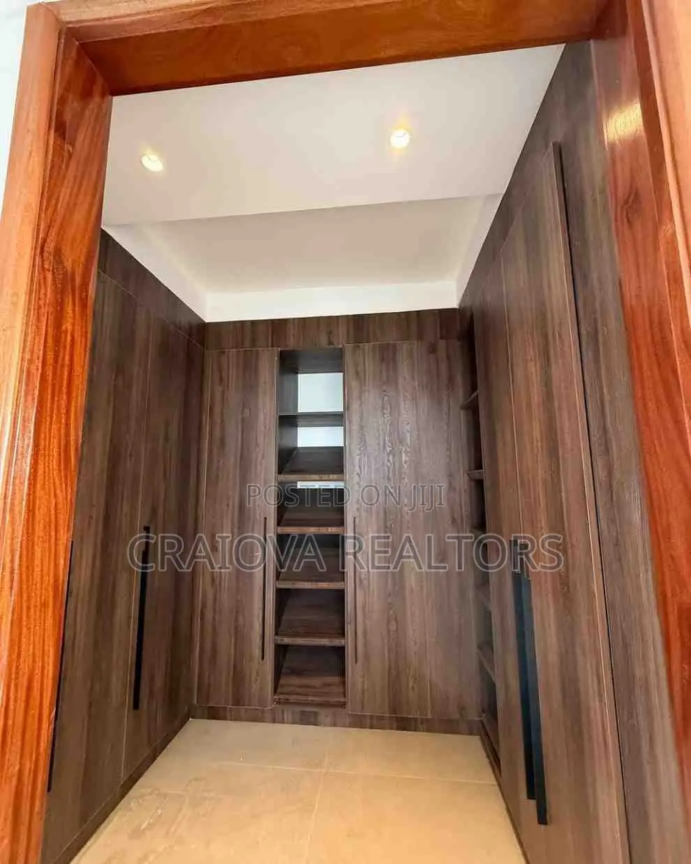 3bdrm Apartment in Riverside Drive for sale
