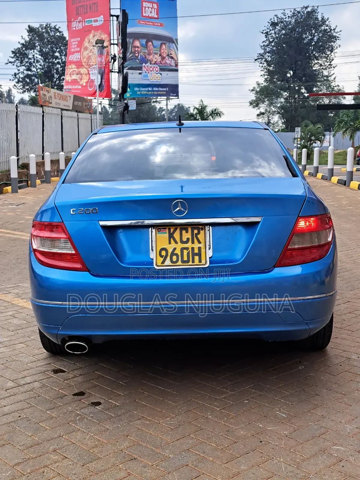 Mercedes-Benz C200 2011 Blue
