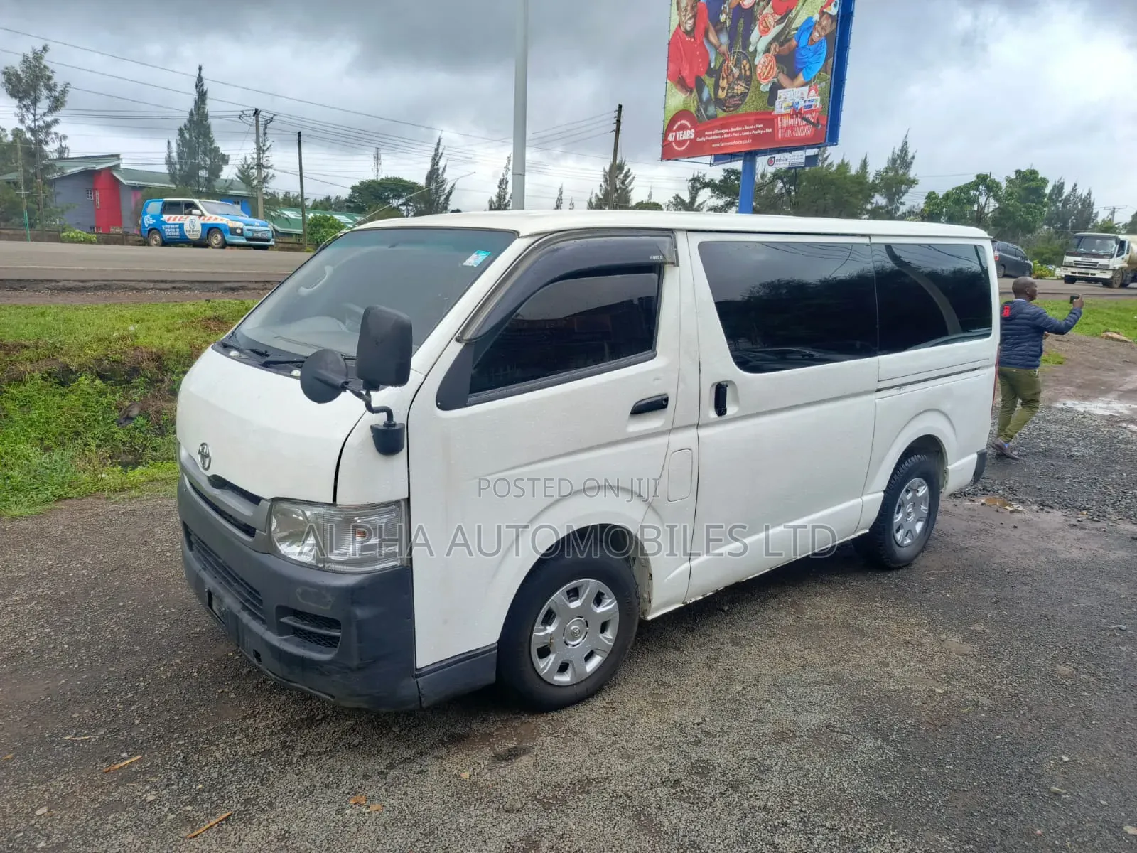 Toyota HiAce 2009 White