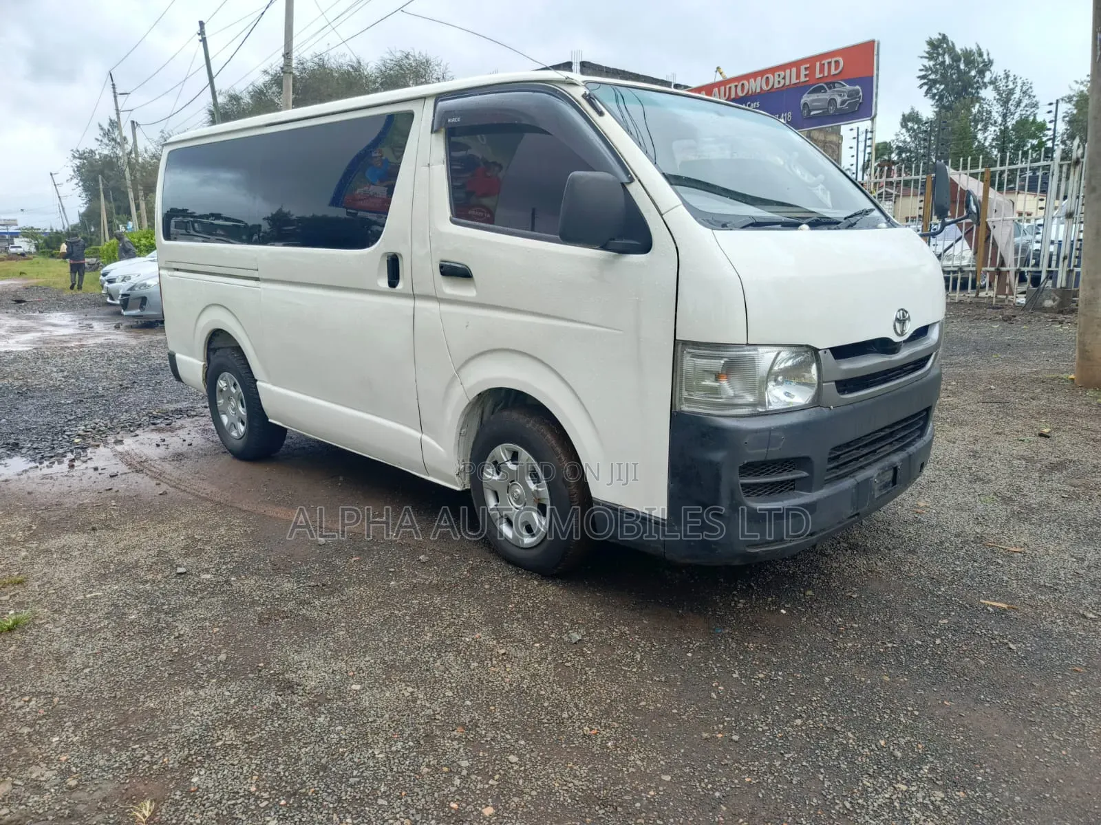 Toyota HiAce 2009 White