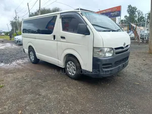Toyota HiAce 2009 White