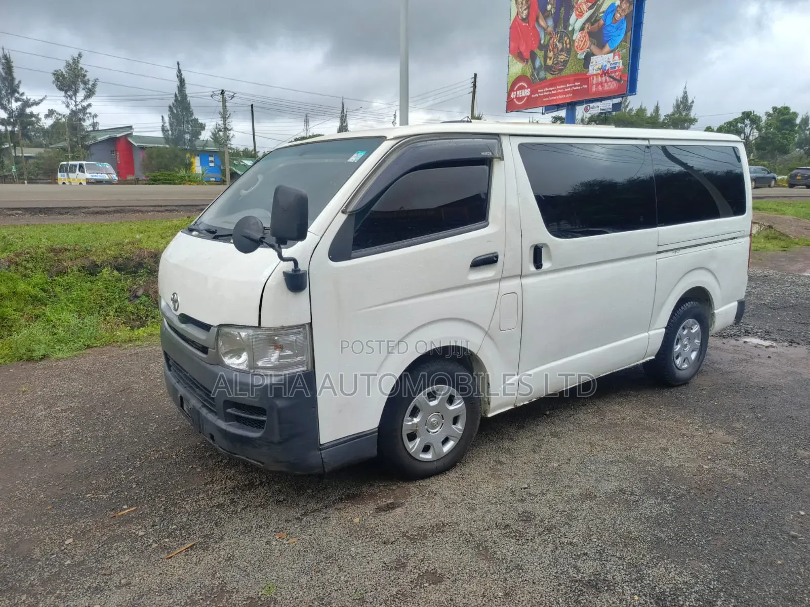 Toyota HiAce 2009 White