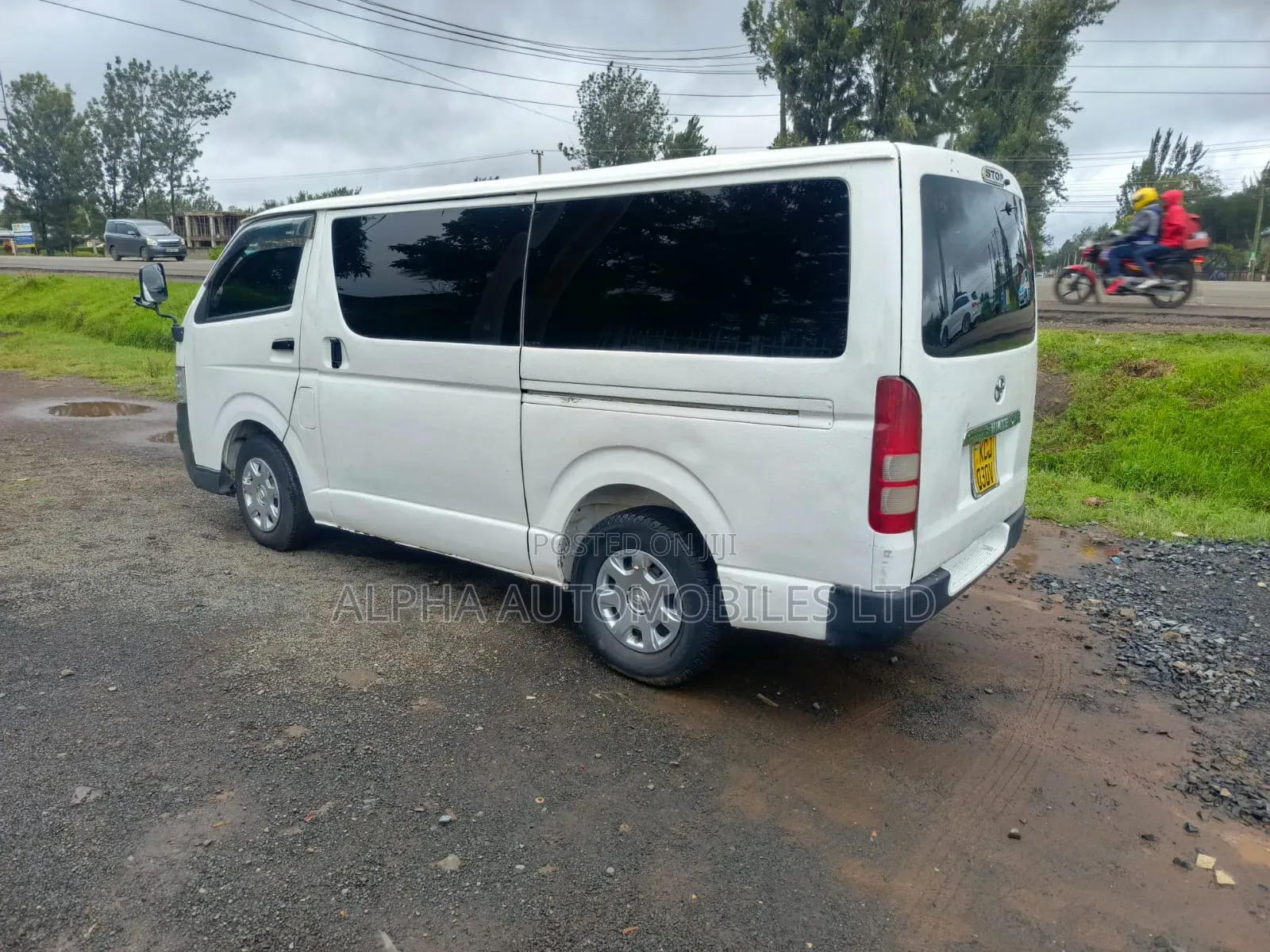 Toyota HiAce 2009 White