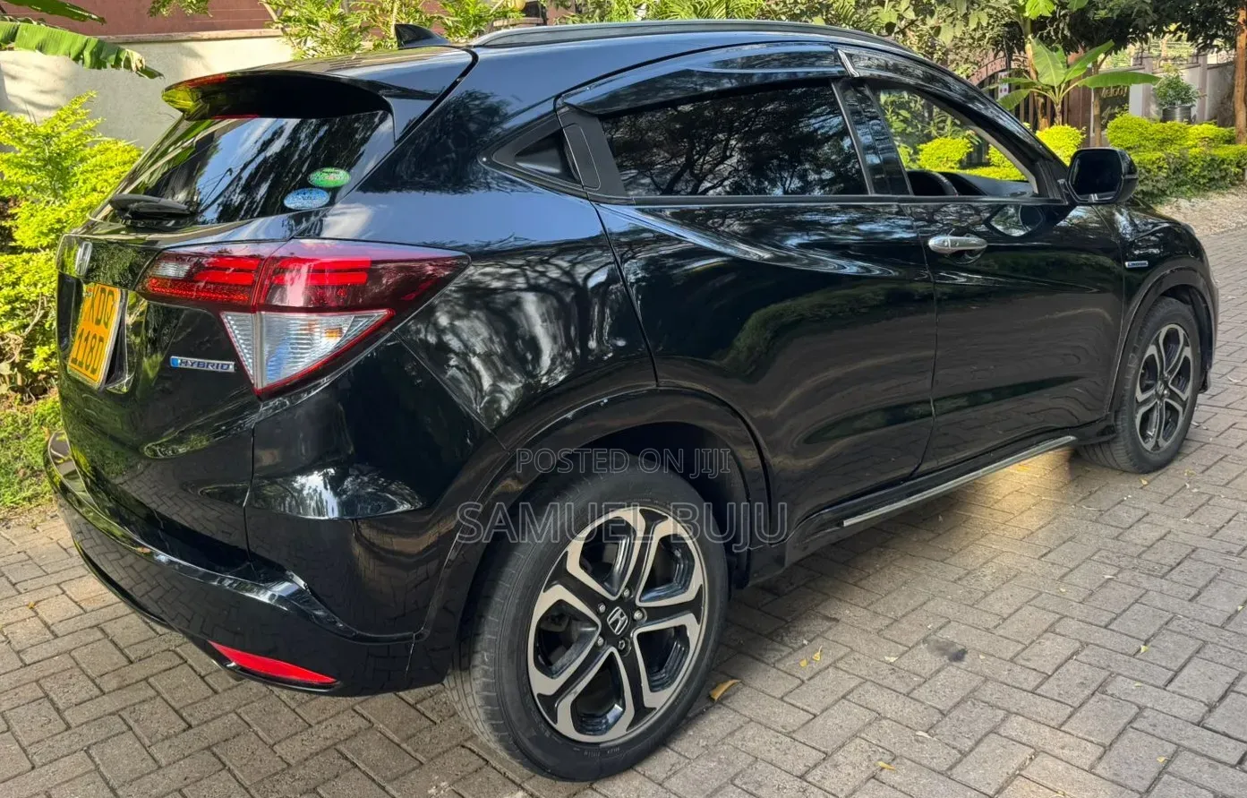 Honda Vezel 1.5 Hybrid 2WD 2017 Black