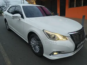 Toyota Crown 2017 White