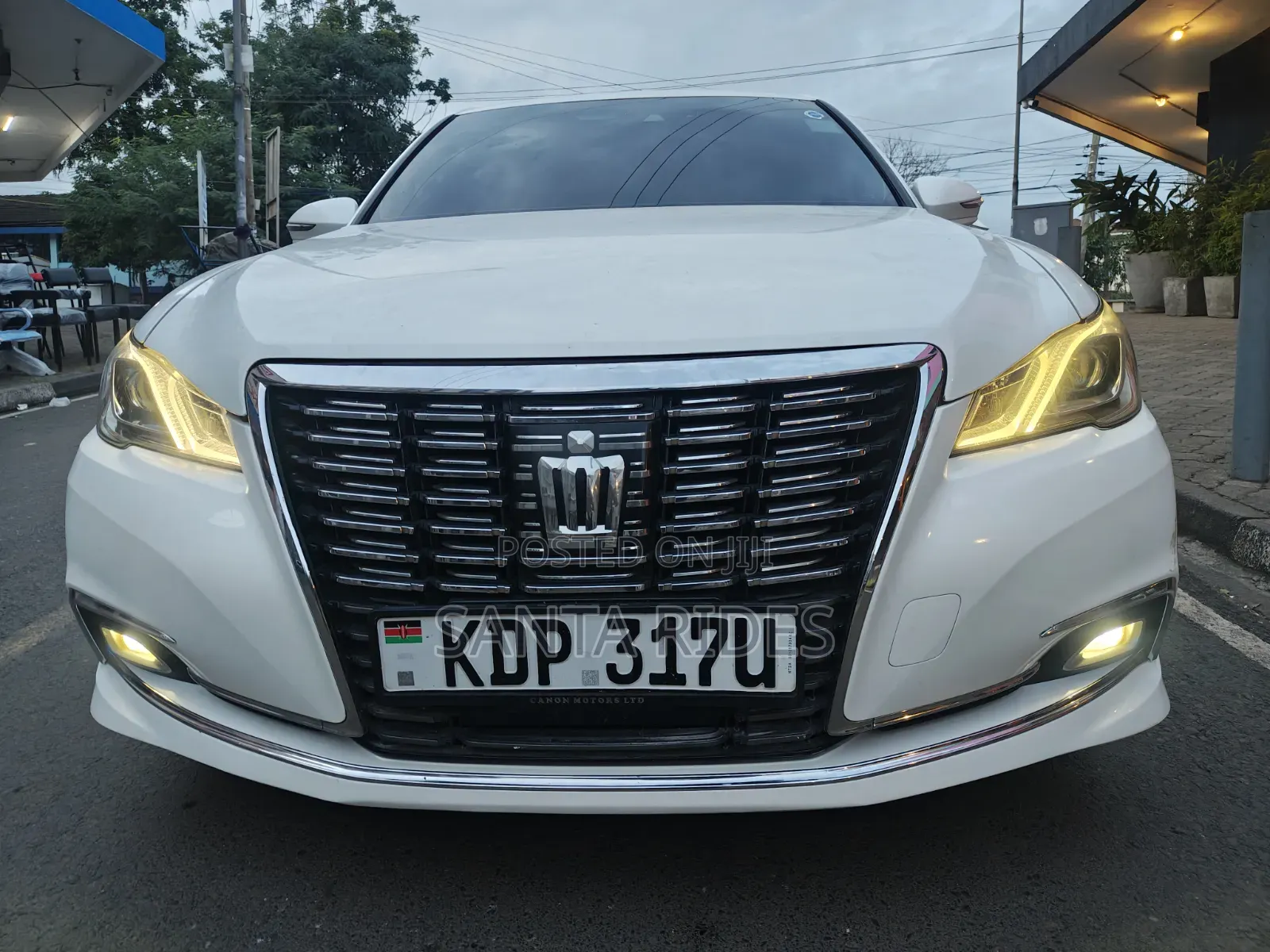 Toyota Crown 2017 White