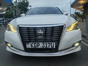 Toyota Crown 2017 White