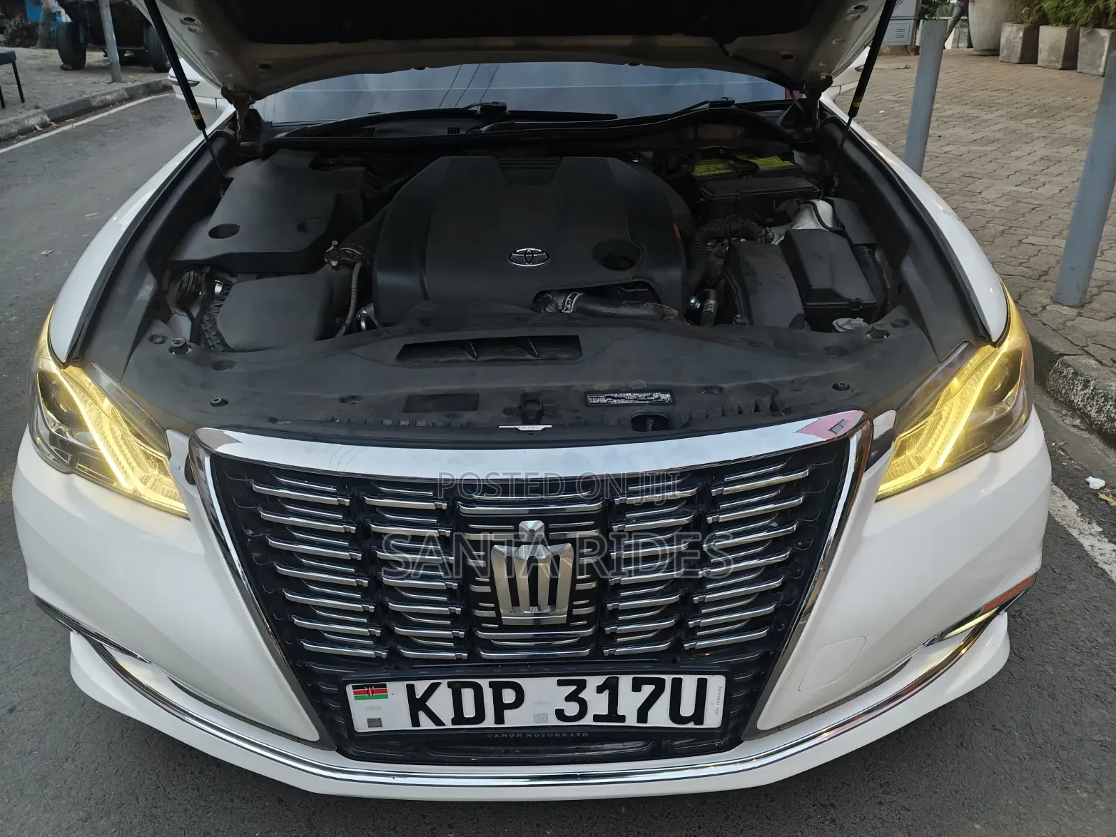Toyota Crown 2017 White
