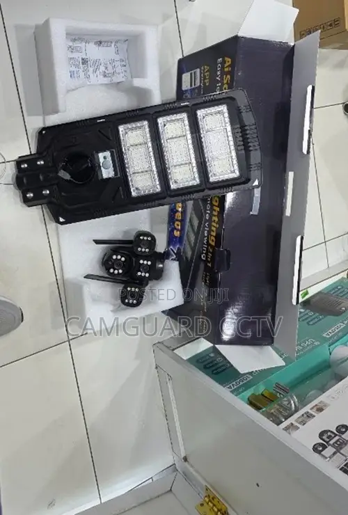 450w Solar Street Light With Triple Lens 4g Camera Night Vision