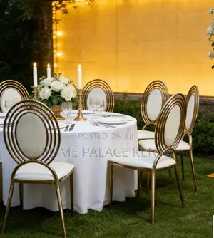 Wedding Chair: Elegant Gold Oval Back Banquet Chair