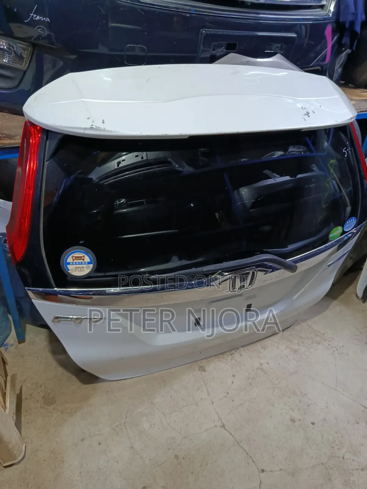 Honda Fit 2015 Tailgate