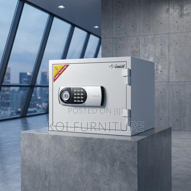 Safe : 31kg Diplomat Fireproof Safe Box - main view
