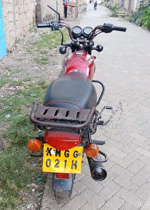 Bajaj Boxer 100 2024 Red