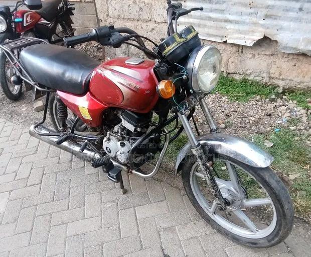 Bajaj Boxer 100 2024 Red - thumbnail 4