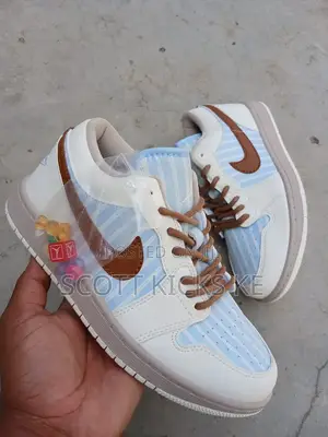 Air Jordan 1 Low Pinstripe