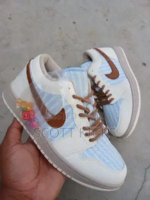 Air Jordan 1 Low Pinstripe