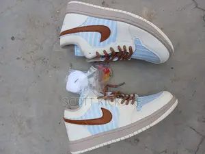 Air Jordan 1 Low Pinstripe