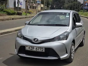 Toyota Vitz 1.0 FWD 3dr 2016 Silver