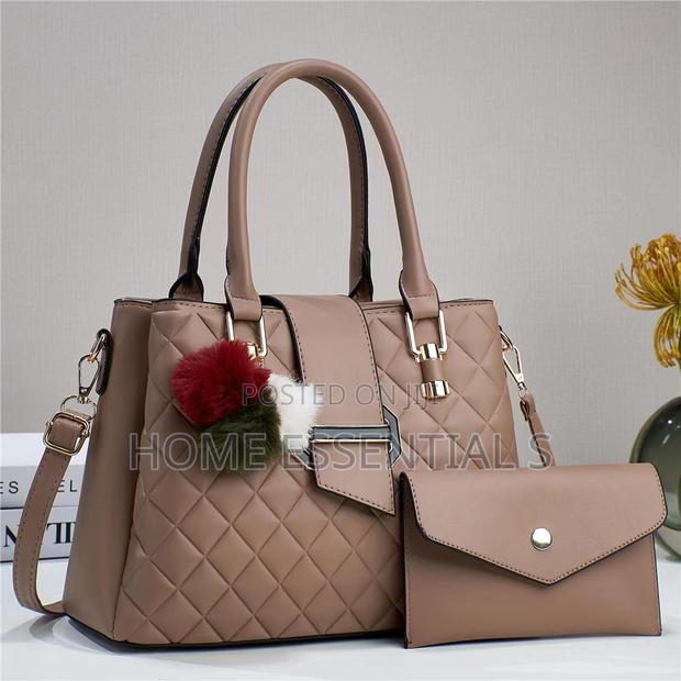 Large Luxurious Handbag - thumbnail 2