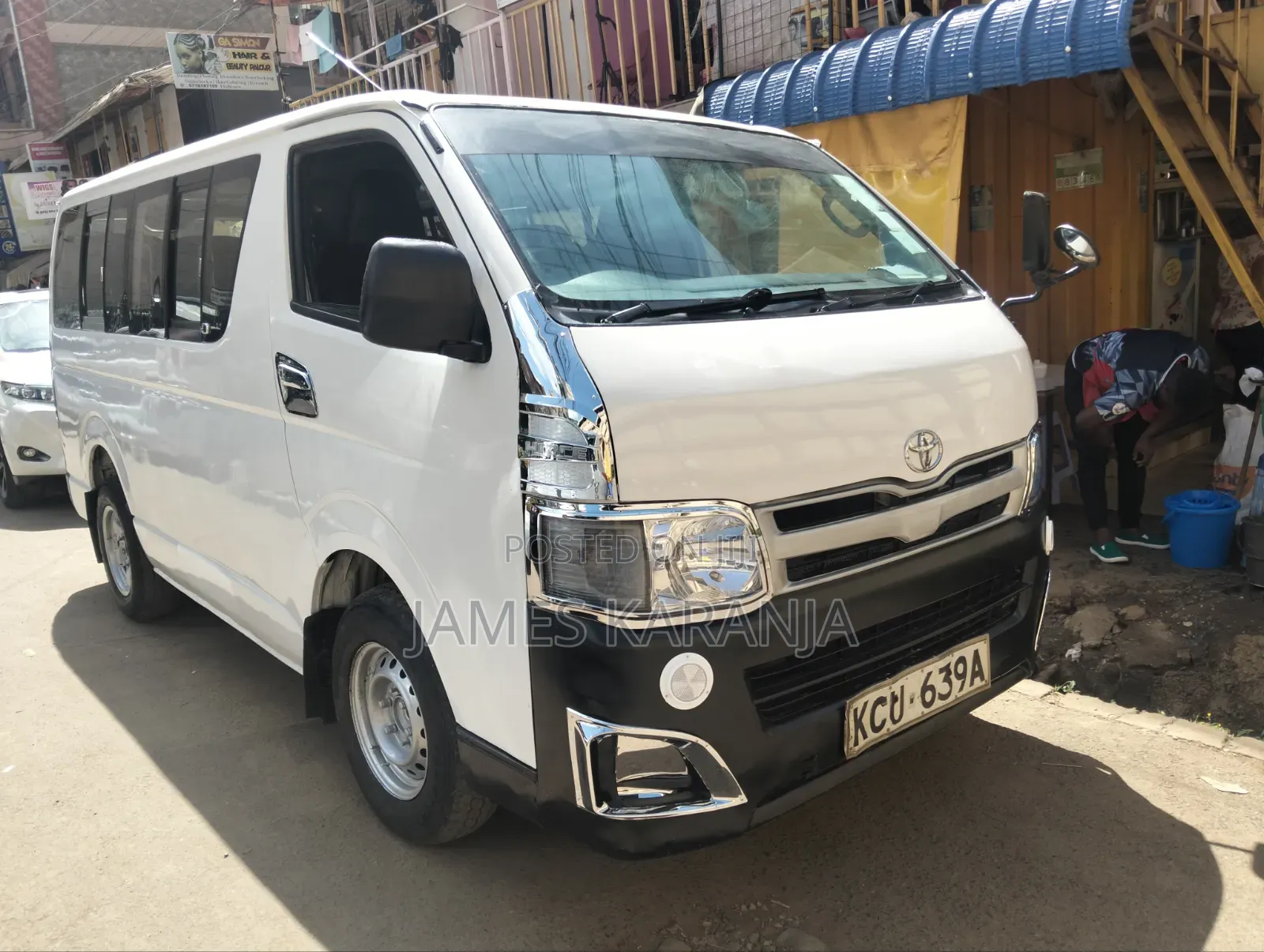 Toyota HiAce 2013 White