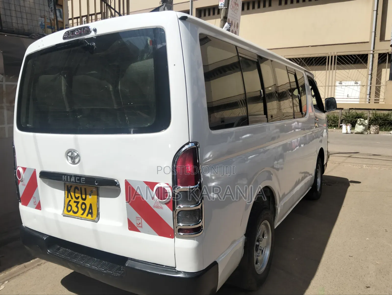 Toyota HiAce 2013 White
