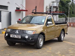 Mitsubishi L200 2012 Gold