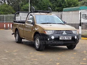 Mitsubishi L200 2012 Gold
