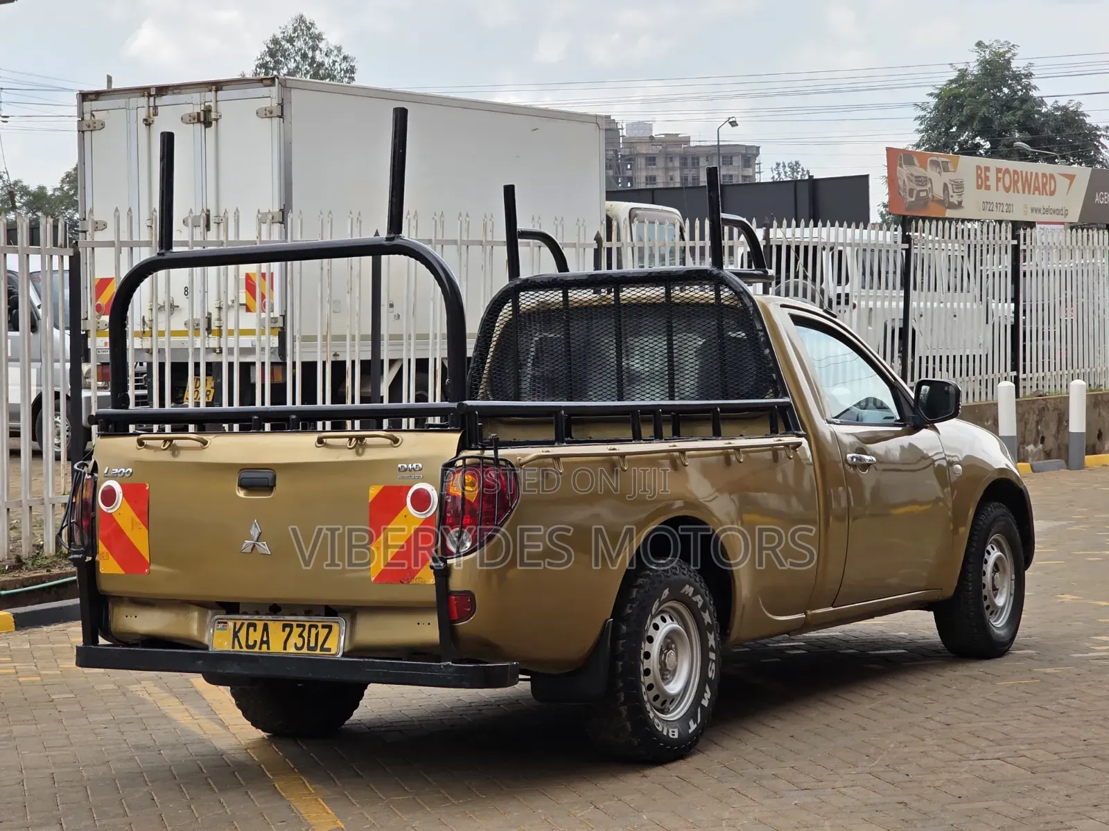 Mitsubishi L200 2012 Gold