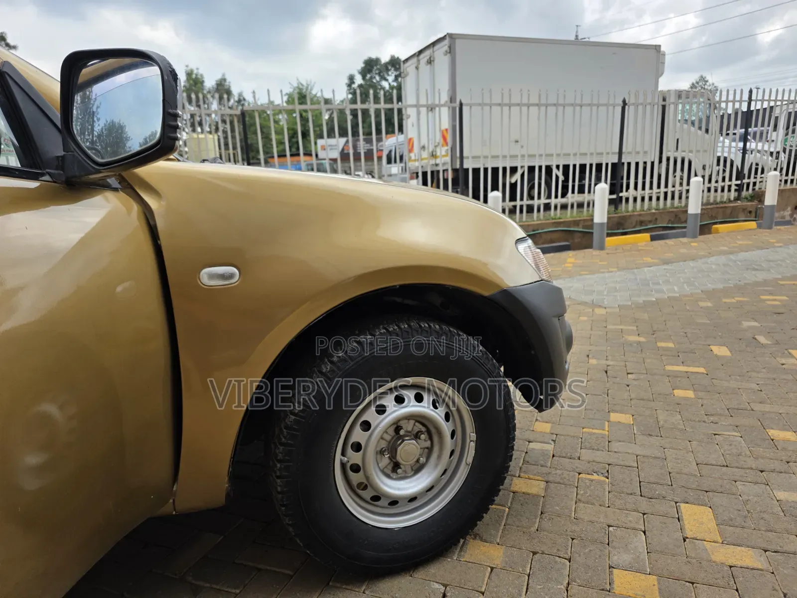 Mitsubishi L200 2012 Gold