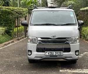 Toyota HiAce 2018 Silver