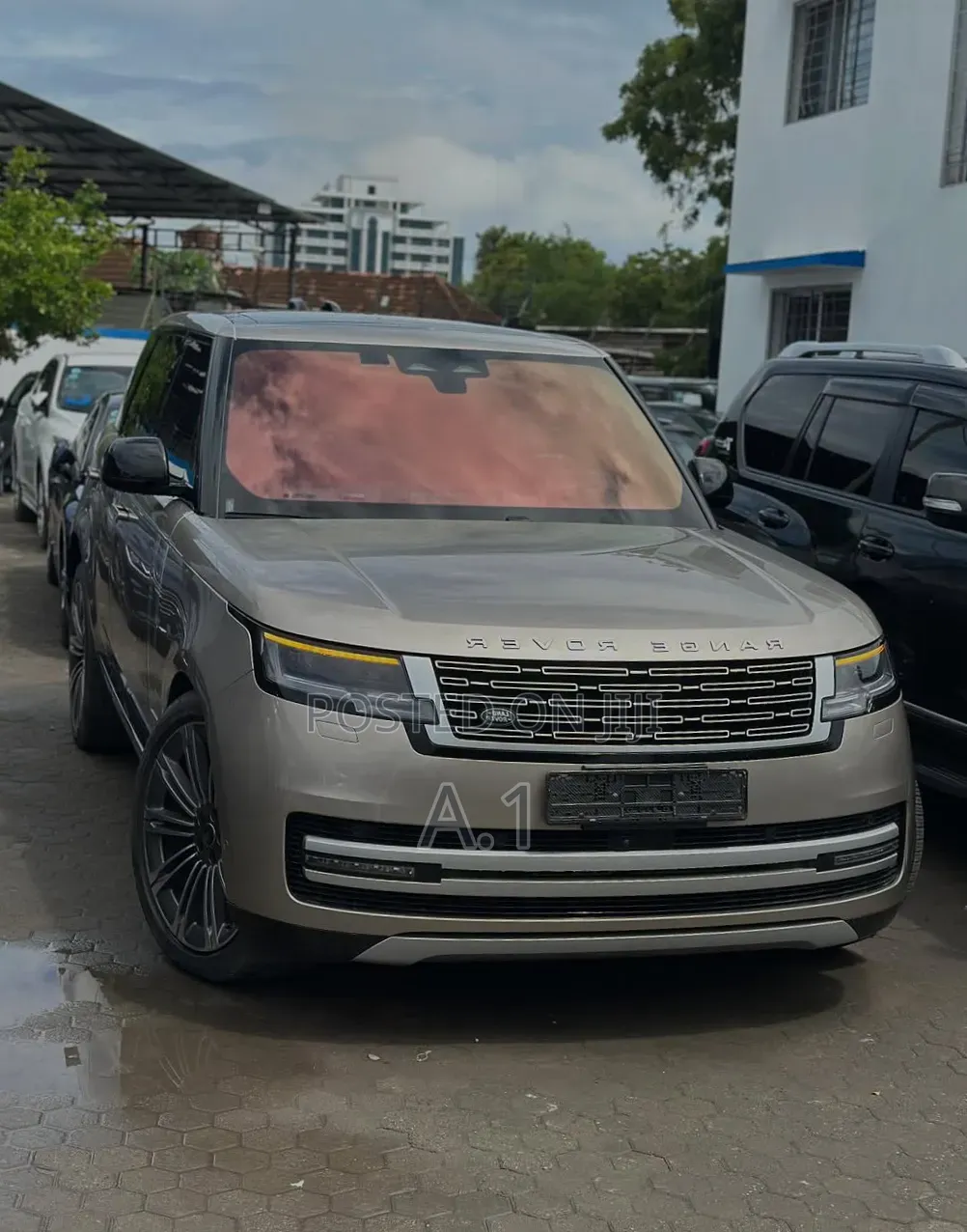 Land Rover Range Rover Autobiography LWB 2023 Gold