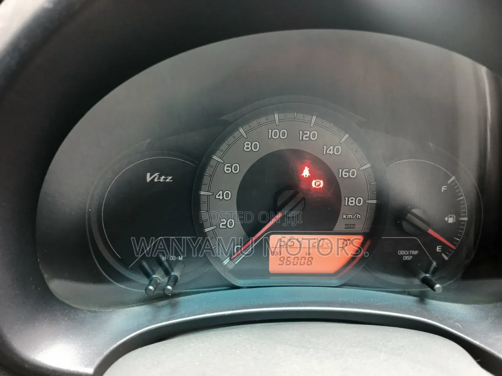 Toyota Vitz 2016 Silver