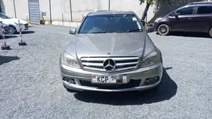 Mercedes-Benz C200 2010 Gray
