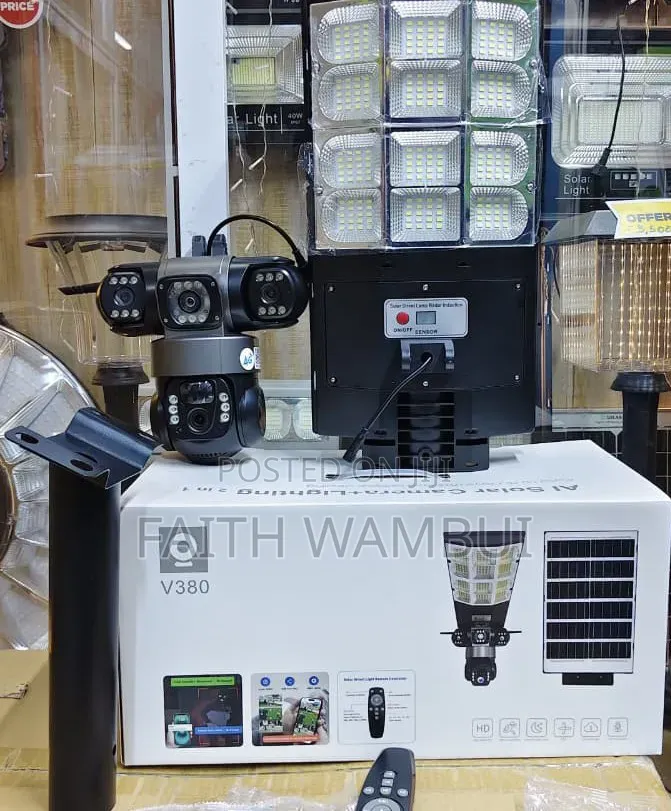Triple Lens 4g Solar Camera With Street Lights