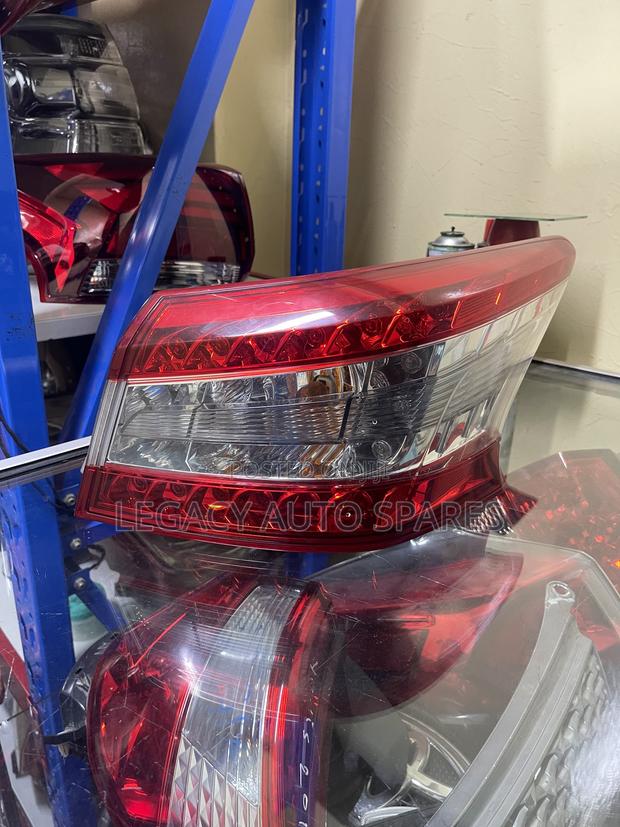 Nissan Sylpy Taillight Available - thumbnail 2