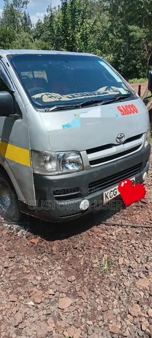 Toyota HiAce 2010 Silver