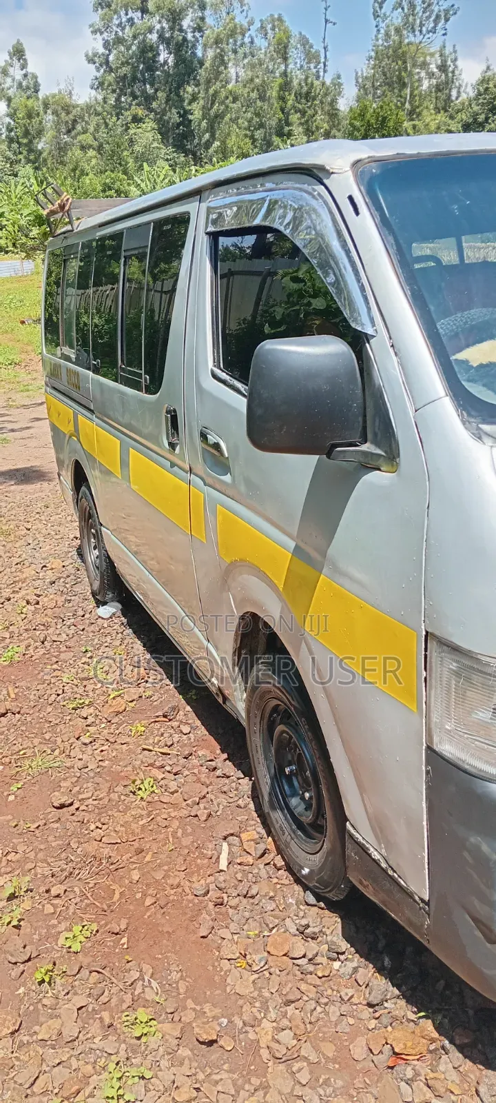 Toyota HiAce 2010 Silver
