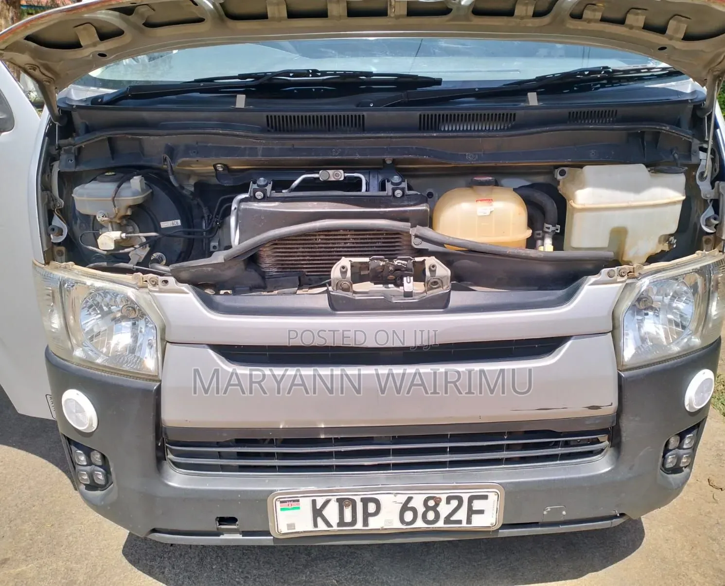 Toyota HiAce 2016 Silver