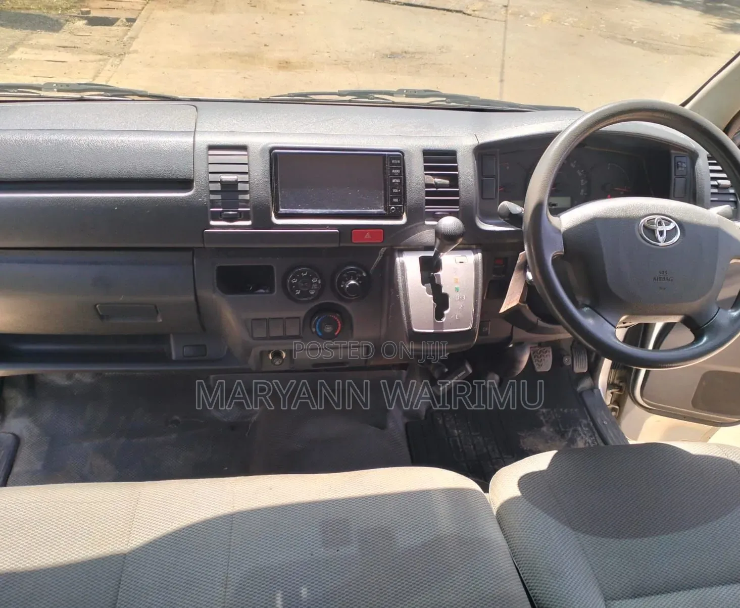 Toyota HiAce 2016 Silver