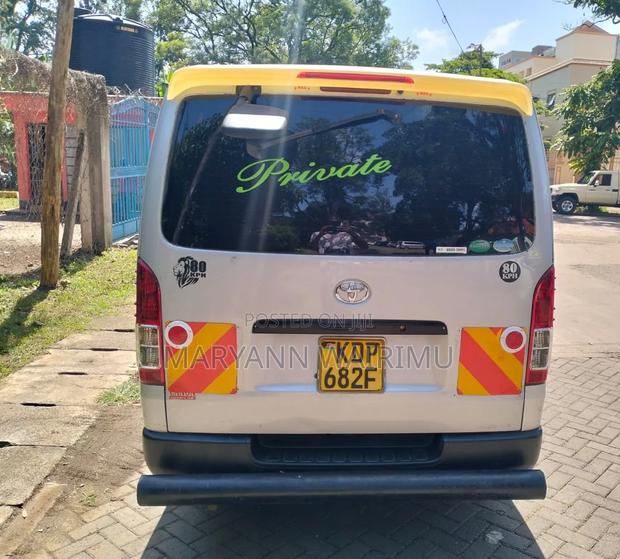 Toyota HiAce 2016 Silver - thumbnail 15