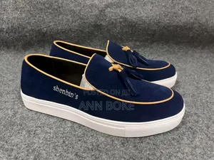 Shenbin's Leather Casuals Size 39__________46.