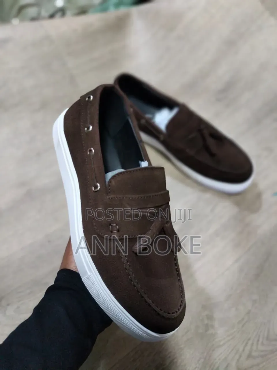 Shenbin's Leather Casuals Size 39__________46.