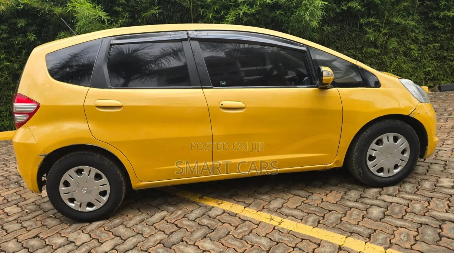 Honda Fit 2010 Yellow
