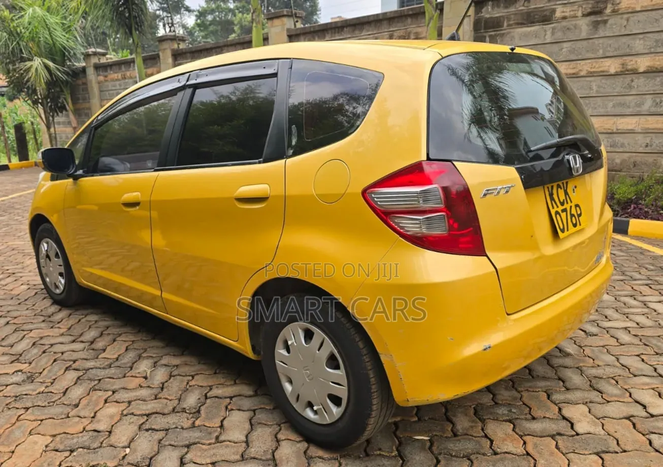 Honda Fit 2010 Yellow