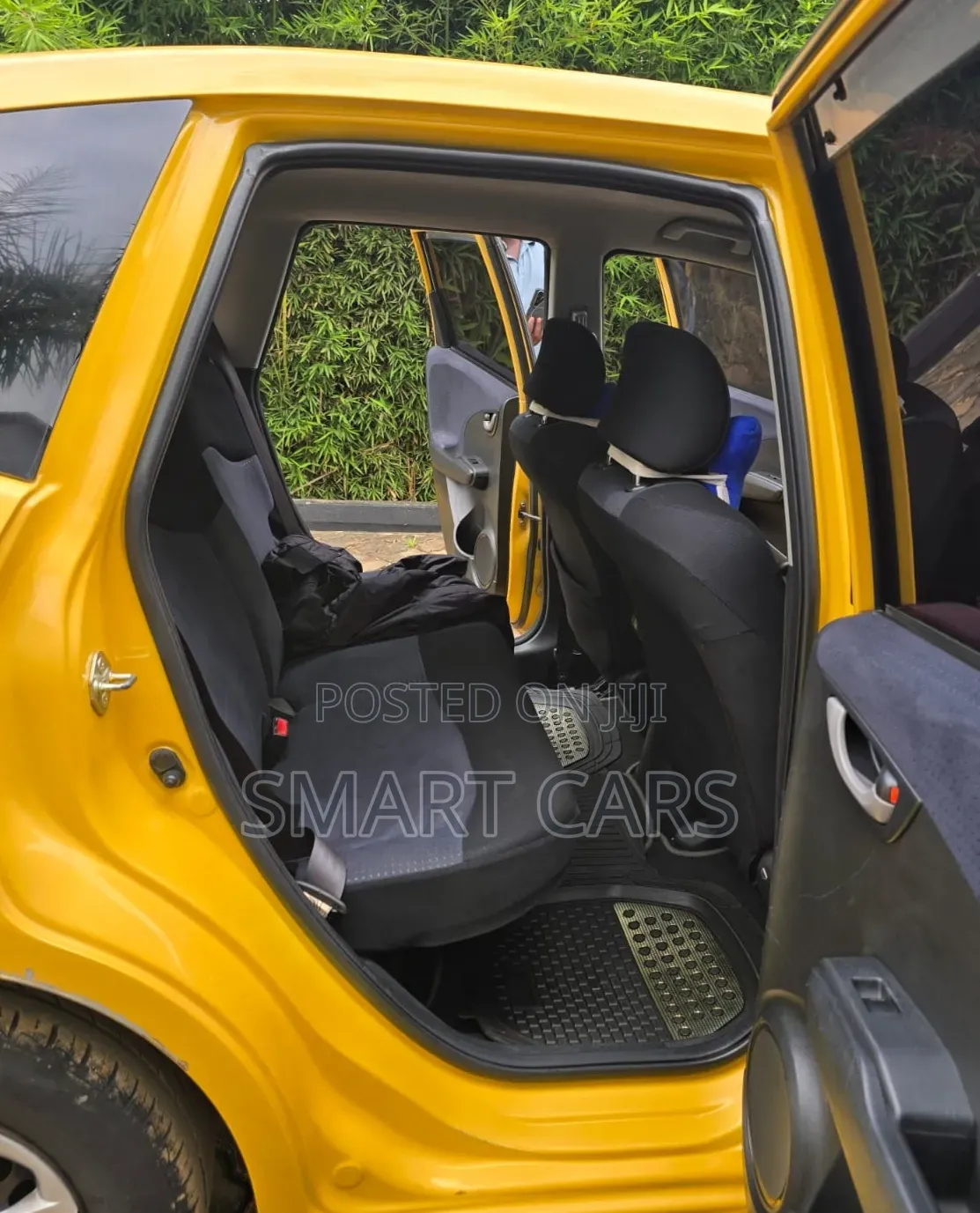 Honda Fit 2010 Yellow