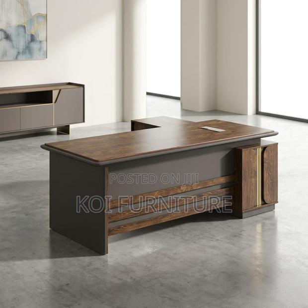 Office Desk : 1.8m Modern Executive Office Desk in a Rich Wood Finish,