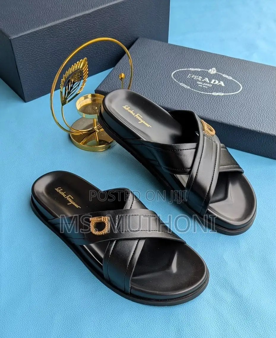 Fendi/ Salvatore Men Black Slip on Sandals. :40-44