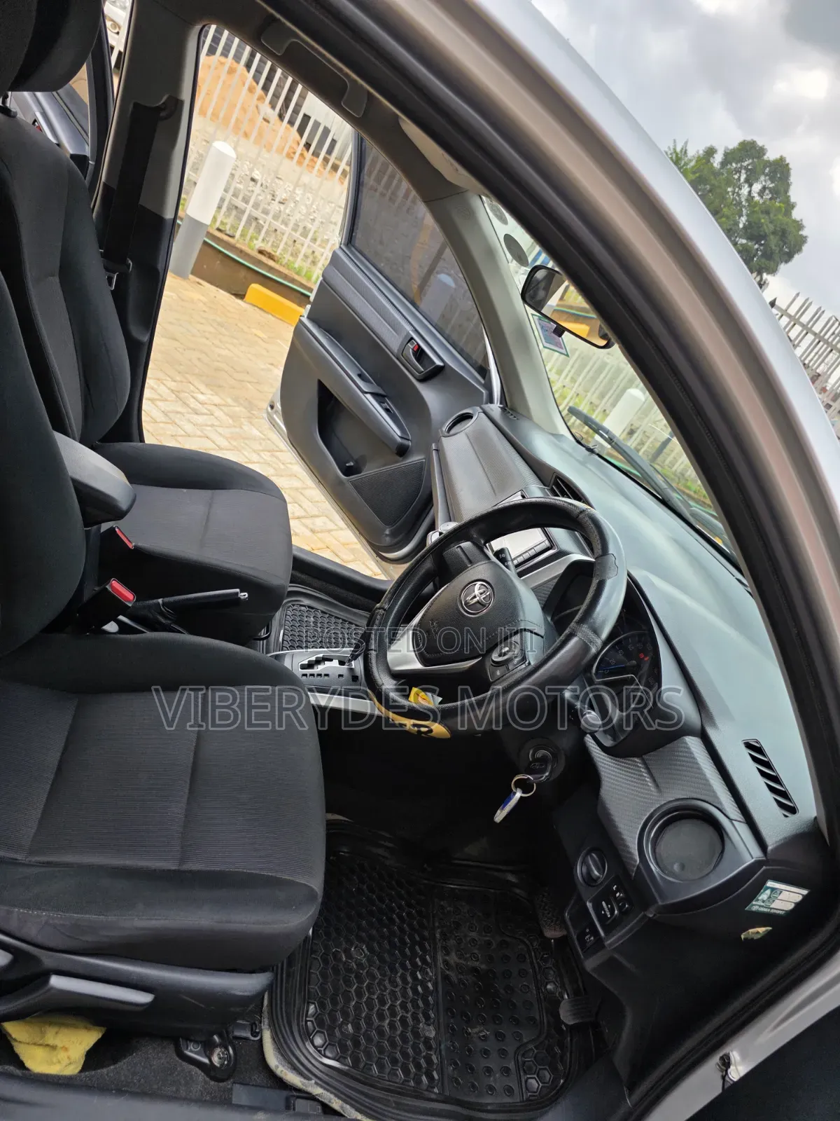 Toyota Corolla Fielder 2015 Silver