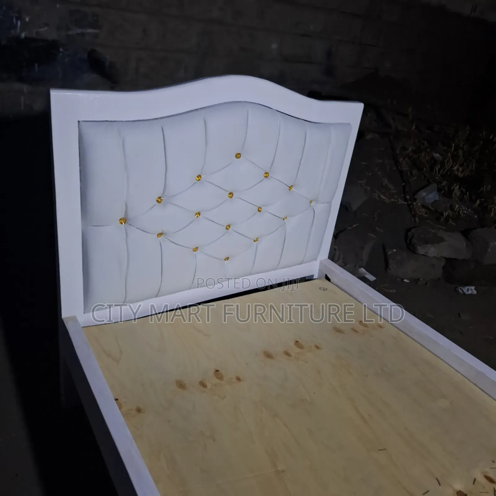 Ease Modern Mocket Beds on Offer!
