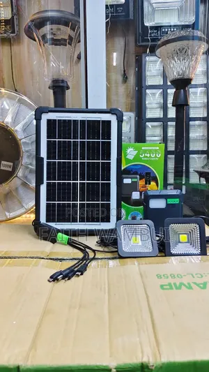 Solar Power Source With Detachable Power Bank